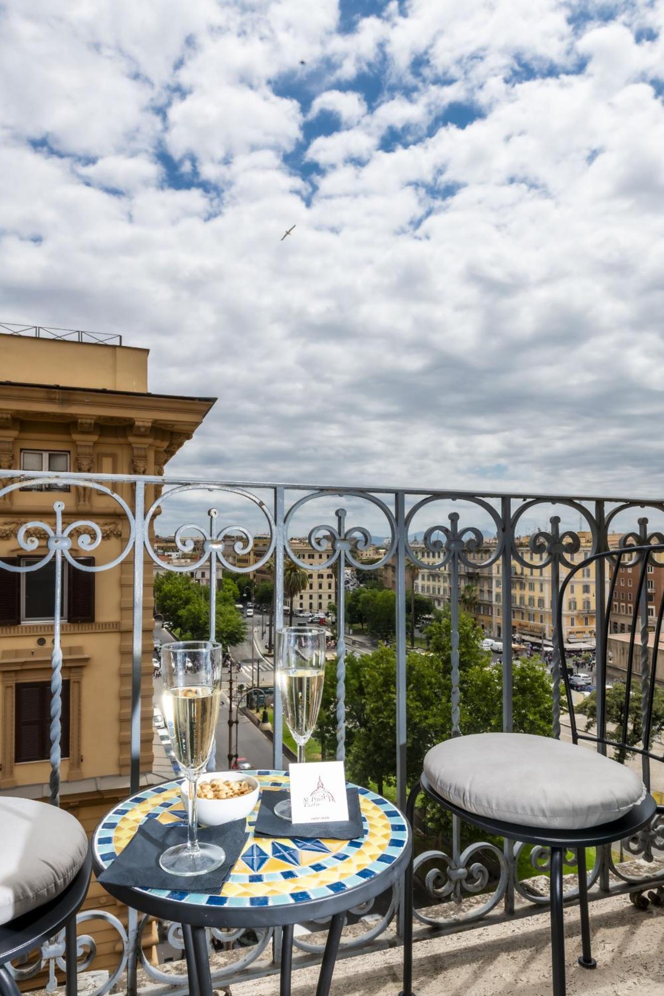 Bed and Breakfast St Peter Twelve Рим Экстерьер фото